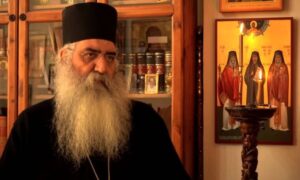 Στην αστυνομία ο Μητροπολίτης Μόρφου, κατήγγειλε fake βίντεο που τον δείχνει να δίνει ιατρικές συμβουλές