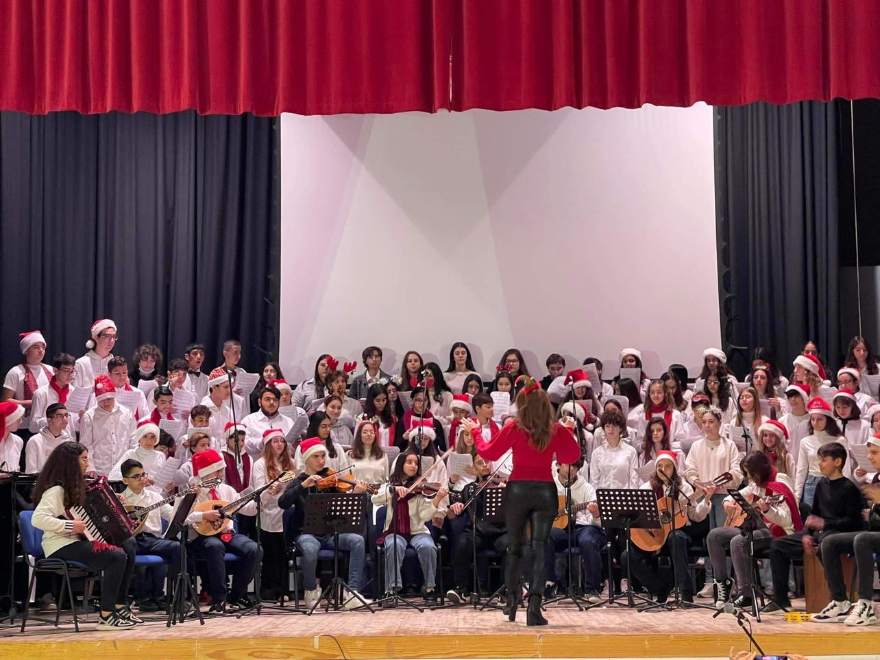 Συγκίνησαν με το τραγούδι τους παιδιά ΑμεΑ, έστειλαν μηνύματα αποδοχής (ΒΙΝΤΕΟ)