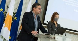 Ενοχλημένοι με Κούσιο στα Υπουργεία Οικονομικών και Ενέργειας