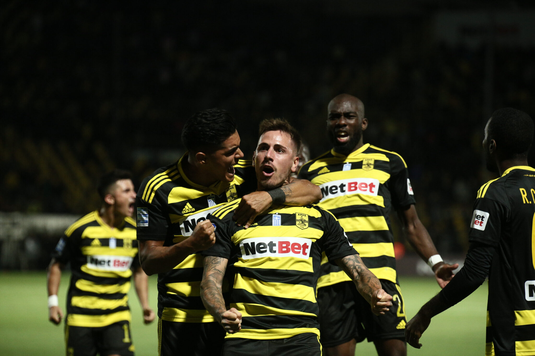 «Κάλαντα» στο γήπεδο για τους παίκτες του Άρη