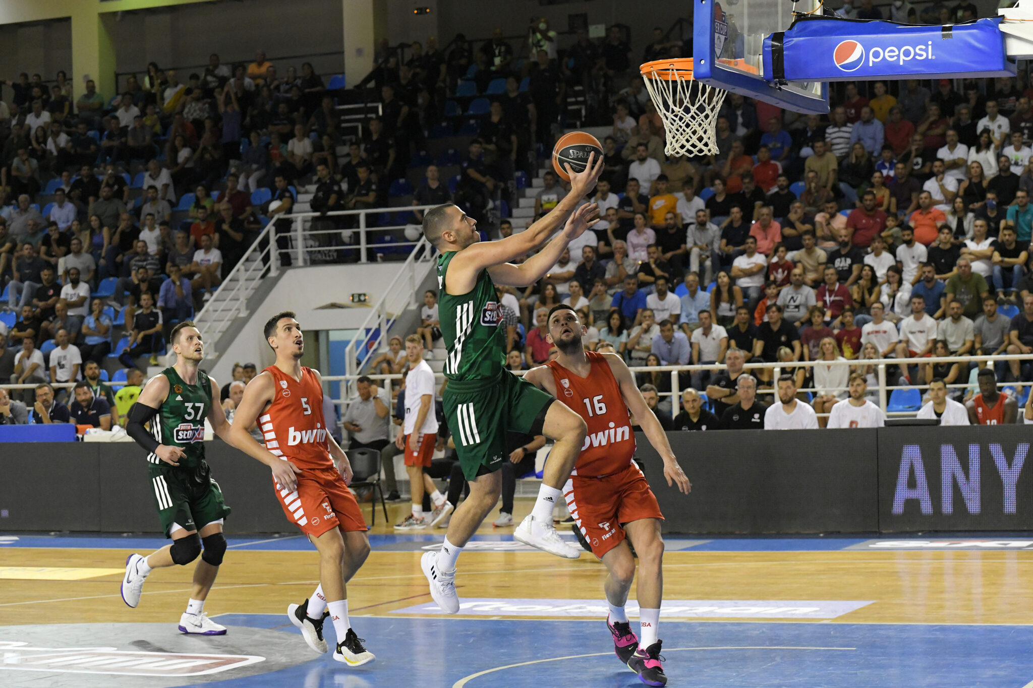 Ολυμπιακός-Παναθηναϊκός: Ντέρμπι αιωνίων πράξη πρώτη στη φετινή Basket League