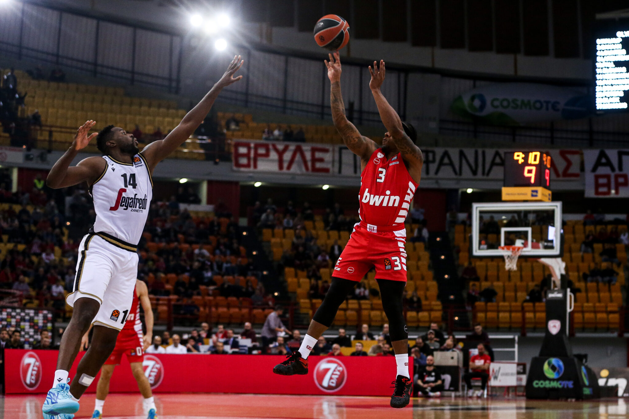 «Διαστημικός» Ολυμπιακός ισοπέδωσε τη Βίρτους Μπολόνια