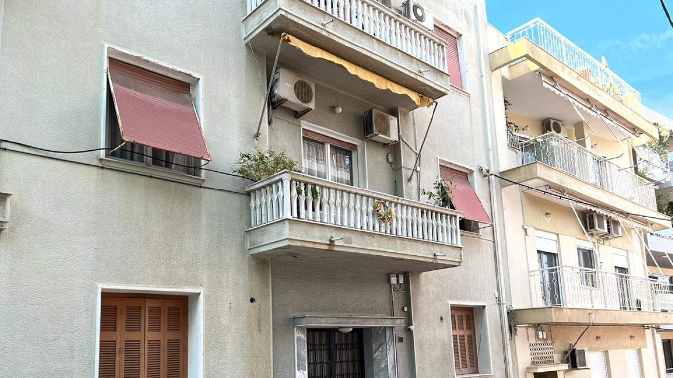 Έγκλημα στον Πειραιά: 23χρονος σκότωσε τη 19χρονη σύντροφό του και παραδόθηκε