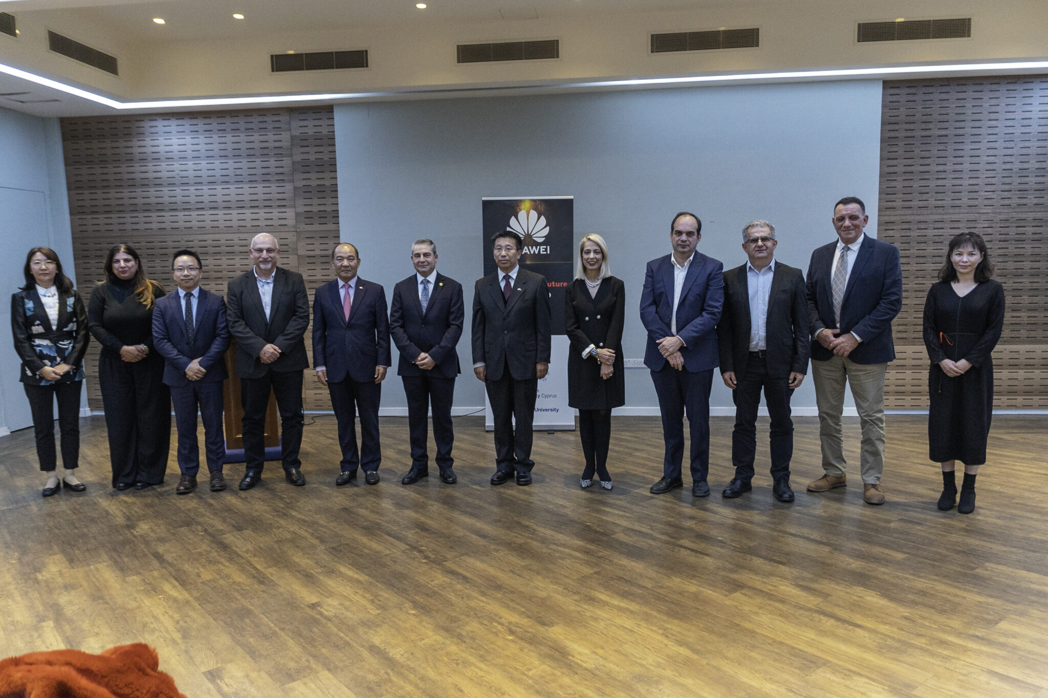 Υποτροφίες σε φοιτητές 4 πανεπιστημίων απένειμε η Huawei Κύπρου