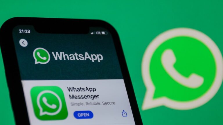 Επικοινωνούν μέσω WhatsApp, παριστάνουν την Αστυνομία και… μιλούν στα Αγγλικά