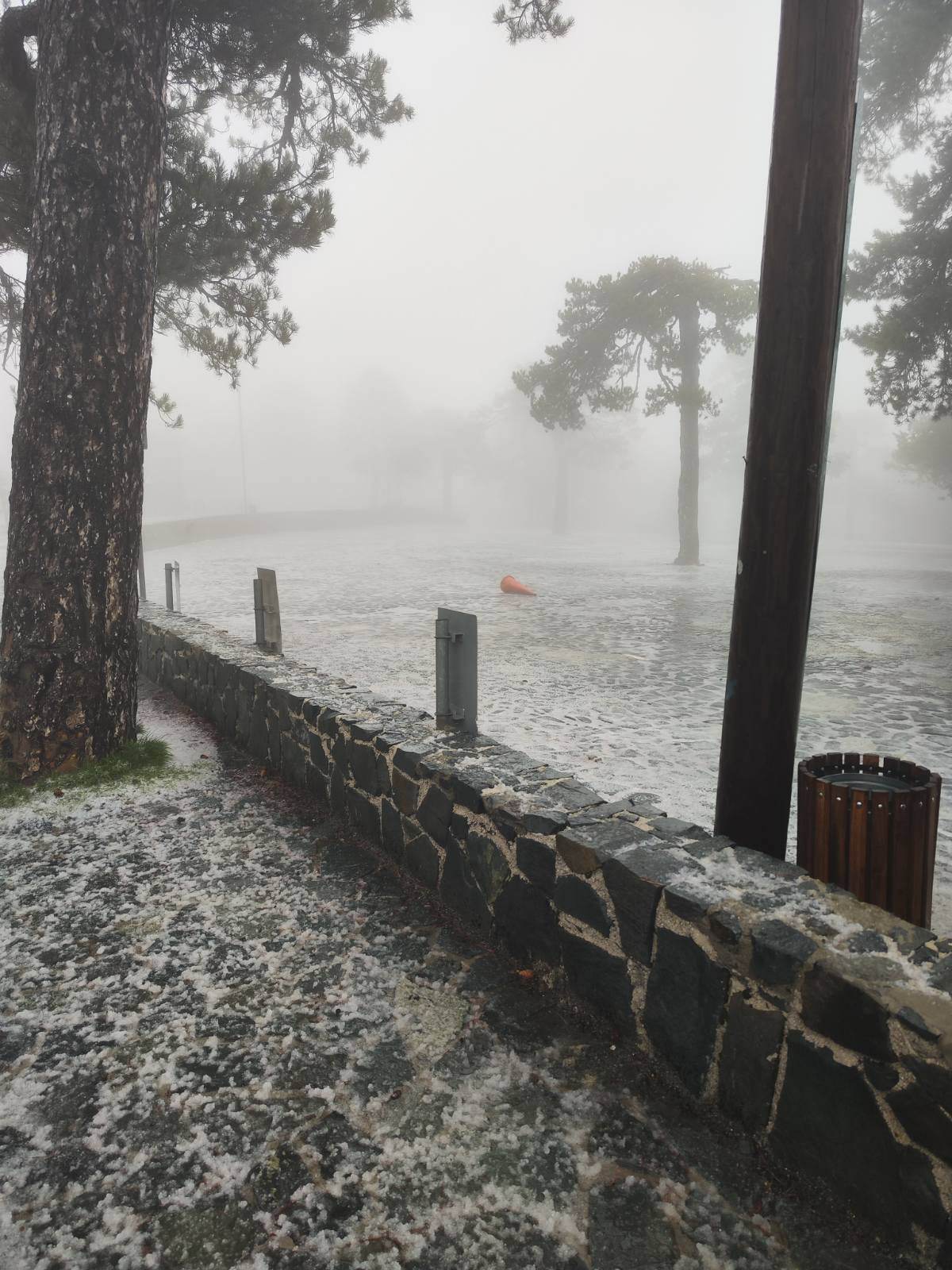 Σε κλοιό κακοκαιρίας η Κύπρος: Χωρίς ρεύμα πολλές περιοχές, χιόνια στο Τρόοδος