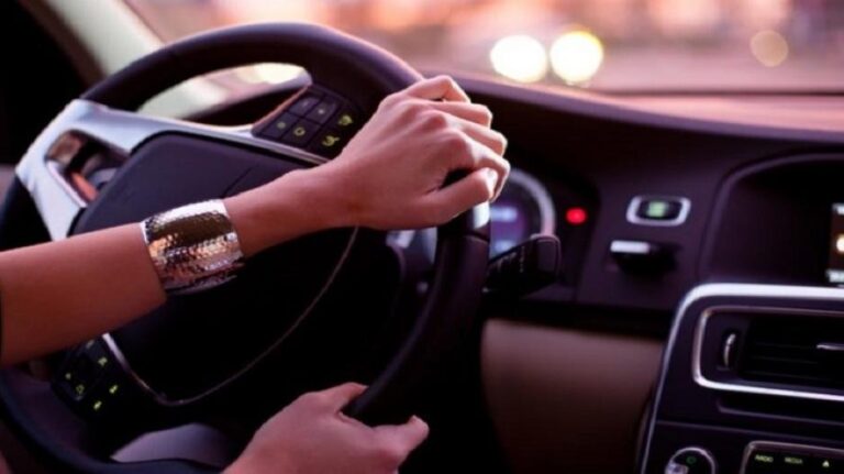 24χρονη οδηγούσε "τύφλα" στο μεθύσι, συνελήφθη και τέθηκε υπό κράτηση