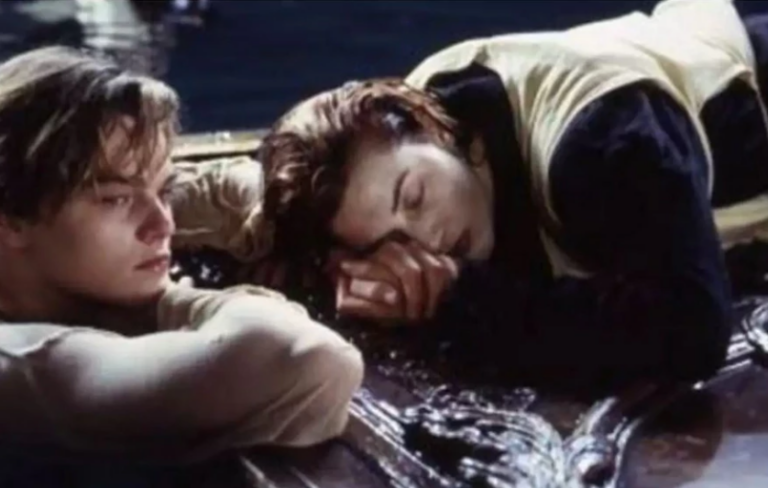 Τιτανικός: Ο Κάμερον απαντά στο ερώτημα αν ο Τζακ χωρούσε ή όχι στην σανίδα