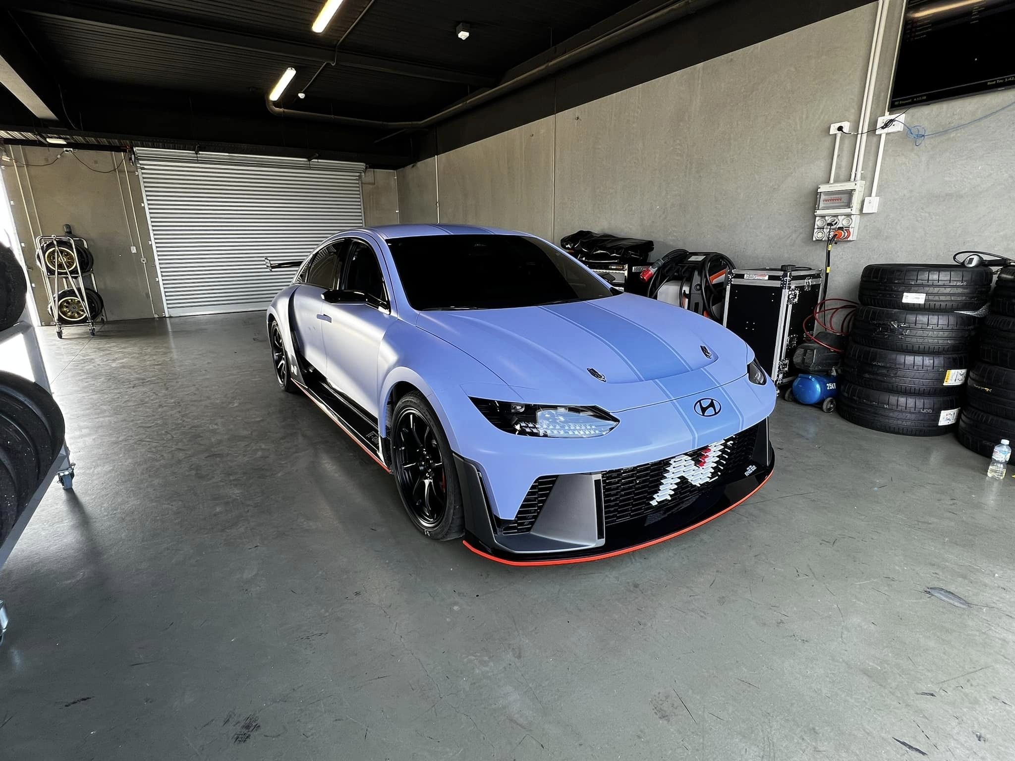 To ηλεκτρικό πρωτότυπο Hyundai RN22e στην πίστα