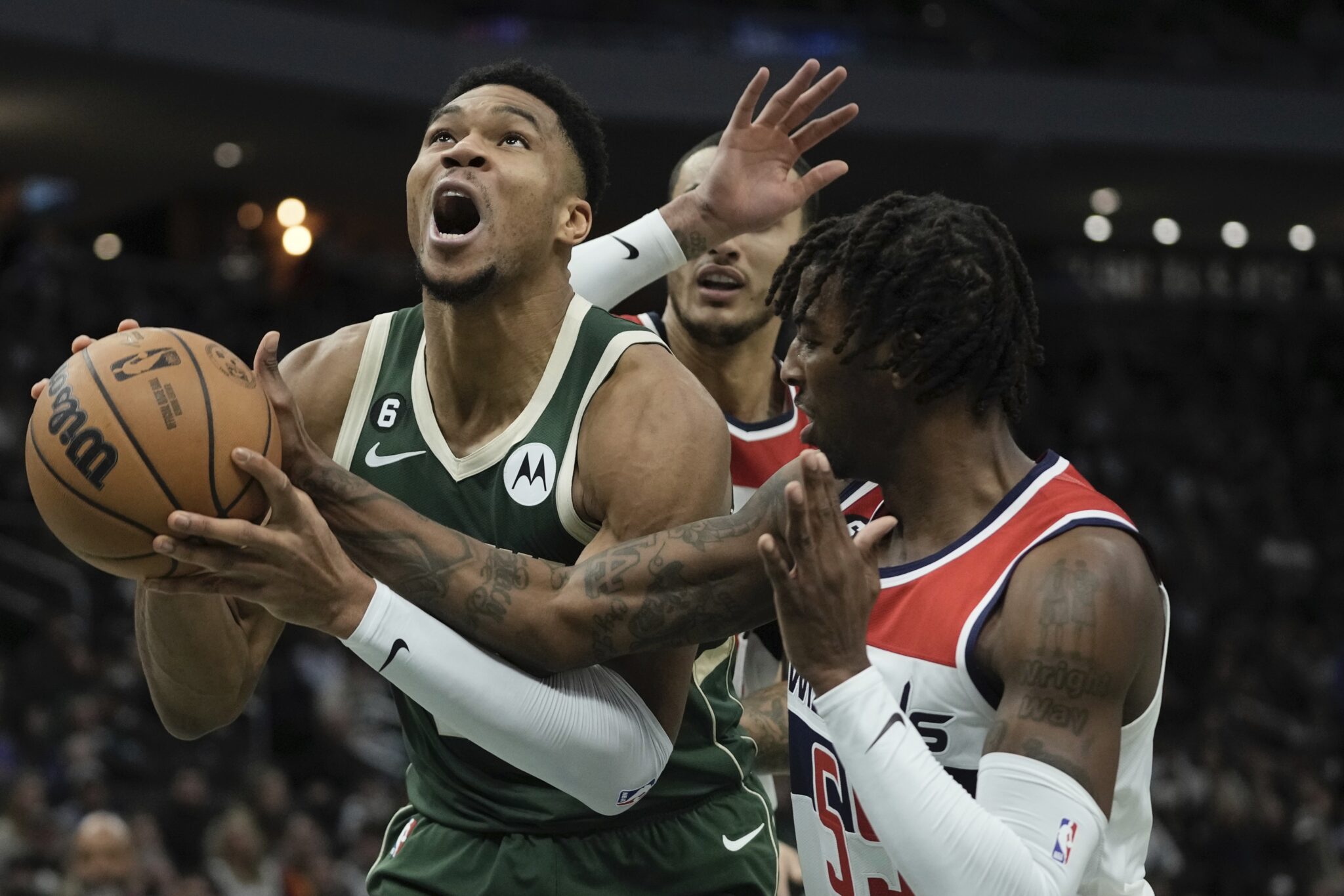 Όργια Αντετοκούνμπο με 55 πόντους και επιστροφή στις νίκες για τους Μπακς