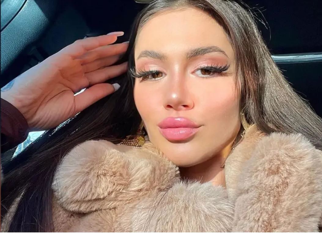 Έλενα Τσαγκρινού: Μου στέλνουν «πώς έγινες έτσι;»