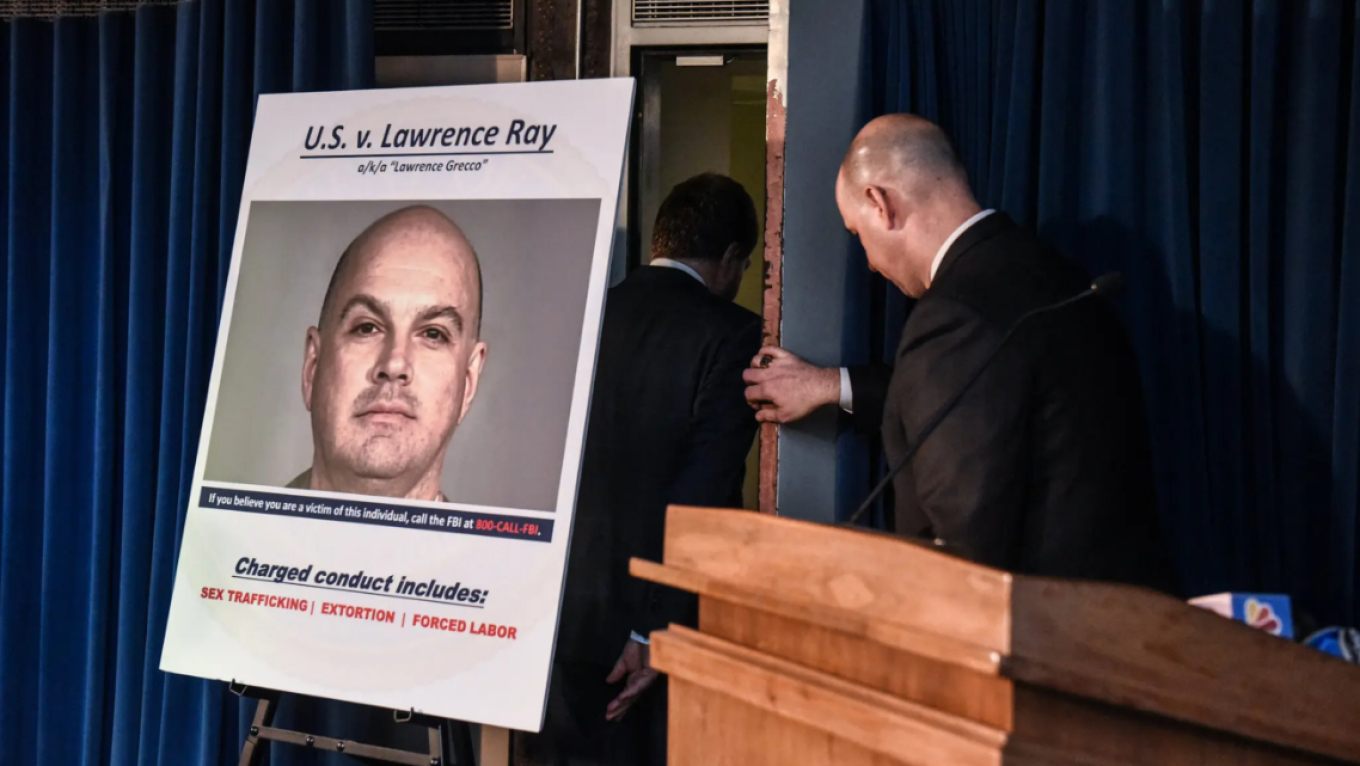 ΗΠΑ: Φυλάκιση 60 ετών στον Λάρι Ρέι για σεξουαλική εκμετάλλευση φοιτητών