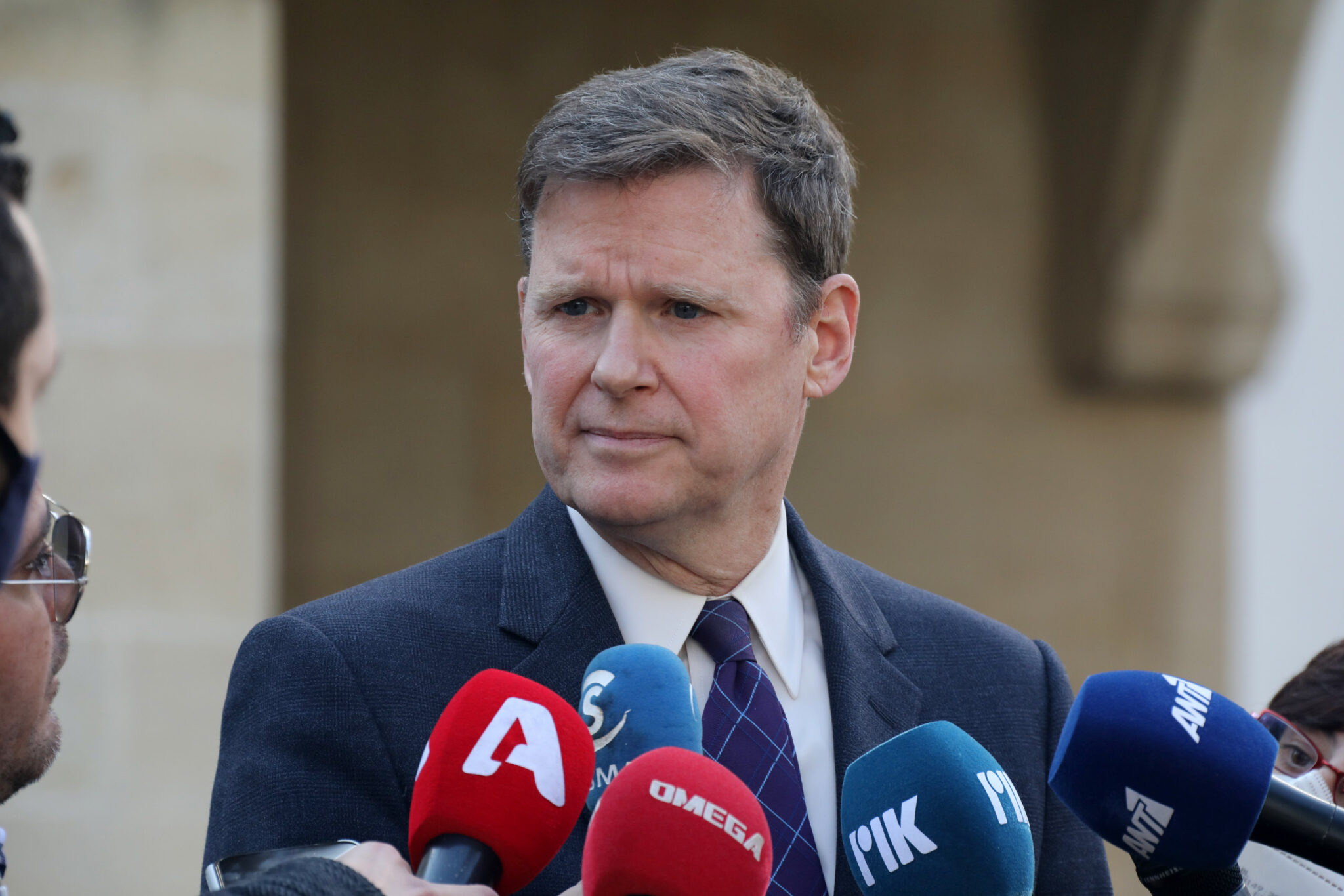 Η Υeni Duzen γράφει: Ο Στιούαρτ «είπε τέτοια πράγματα που του βγάζετε το καπέλο»