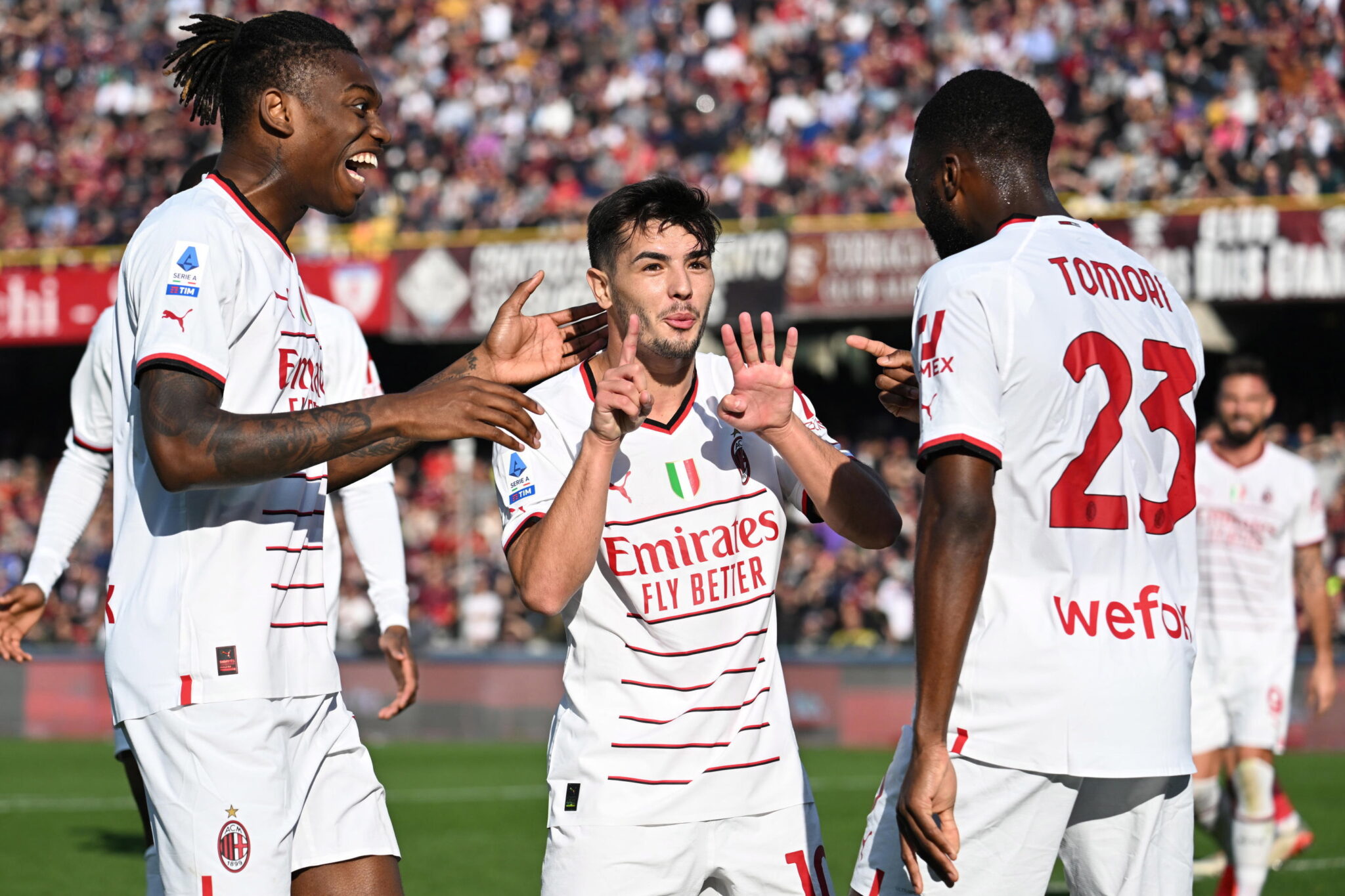 «Απόδραση» από το Σαλέρνο δια… πυρός και σιδήρου για τη Μίλαν