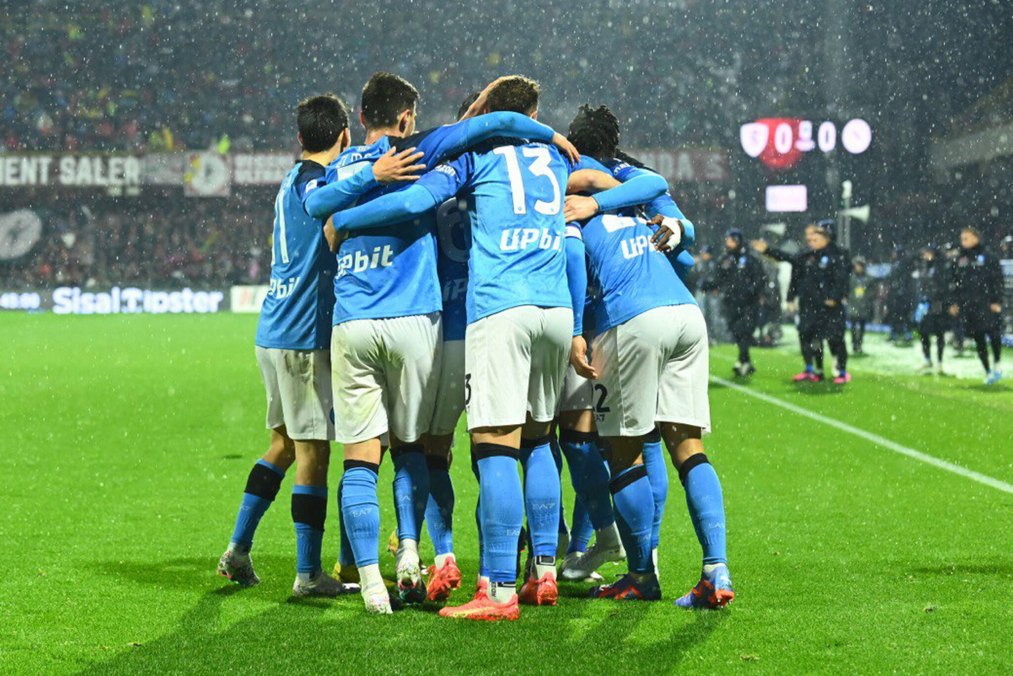 Πέρασε από το Σαλέρνο και… ξεμακραίνει η Νάπολι