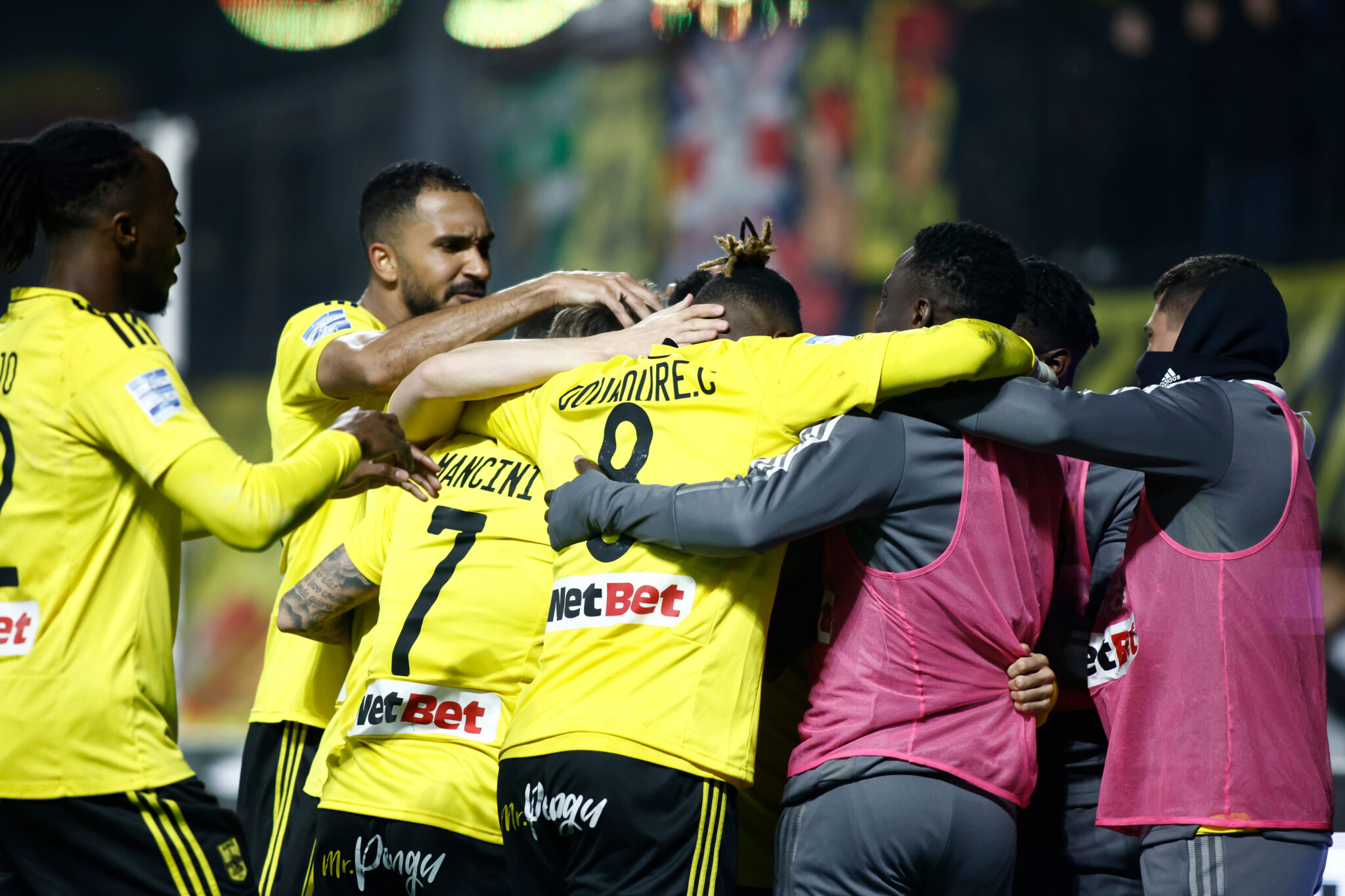 Μανου-ριασε και ξέσπασε στον Βόλο ο Άρης