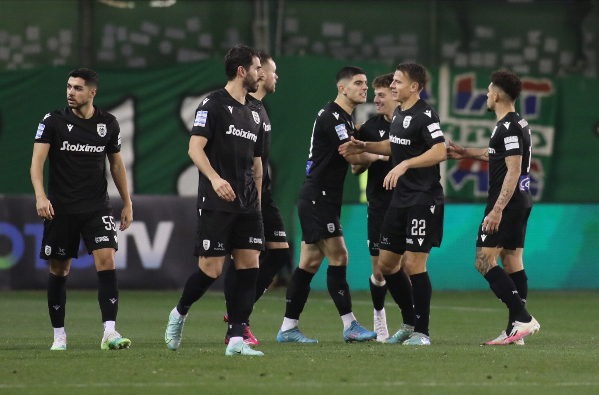 «Άλωσε» τη Λεωφόρο και έβαλε… φωτιά στο πρωτάθλημα ο ΠΑΟΚ