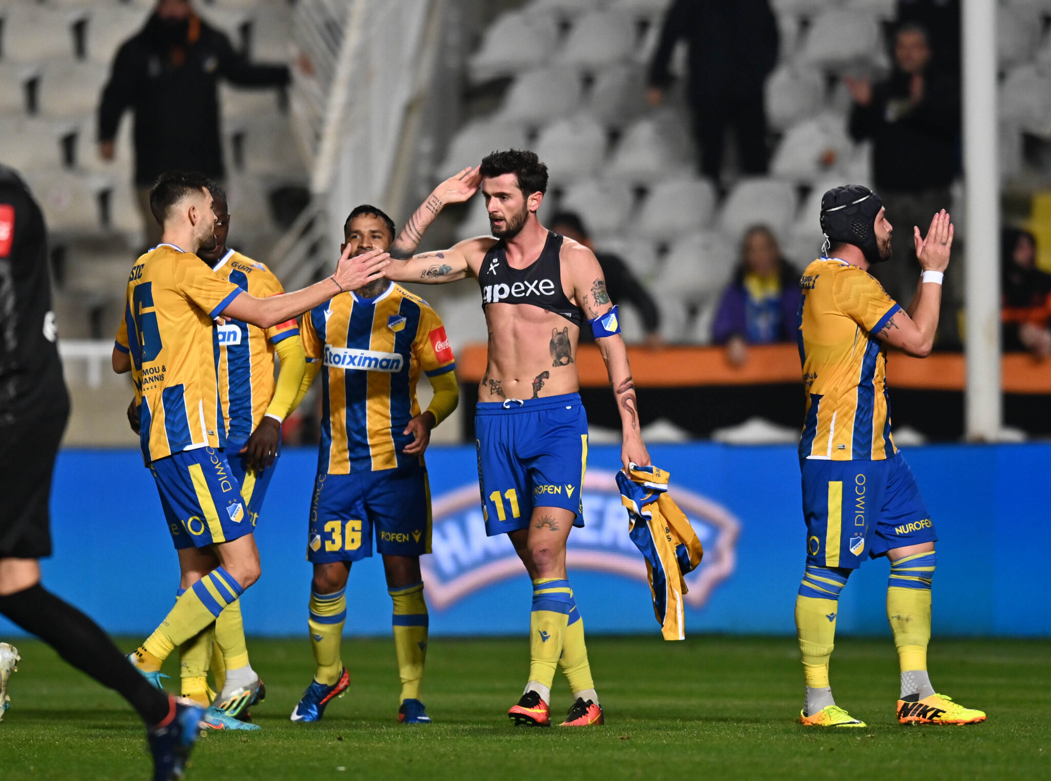 Πήρε επιβλητική πρόκριση ο ΑΠΟΕΛ, στο προσκήνιο ο Μακέντα