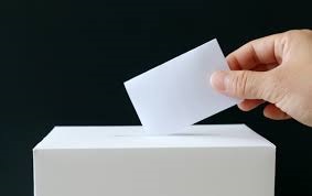 Στις κάλπες για δημοψήφισμα οι Σλοβάκοι: Θέλουν ή όχι πρόωρες εκλογές;