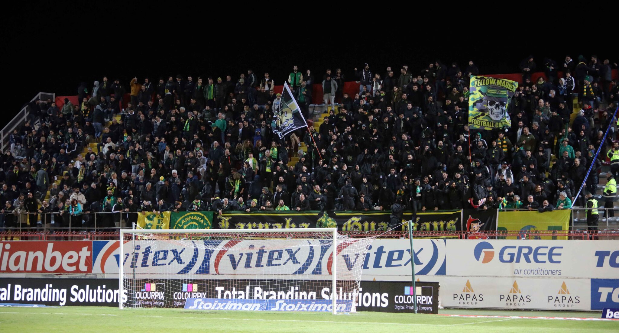 Καταγγέλλει απρόκλητη επίθεση της Αστυνομίας στον κόσμο της η ΑΕΚ