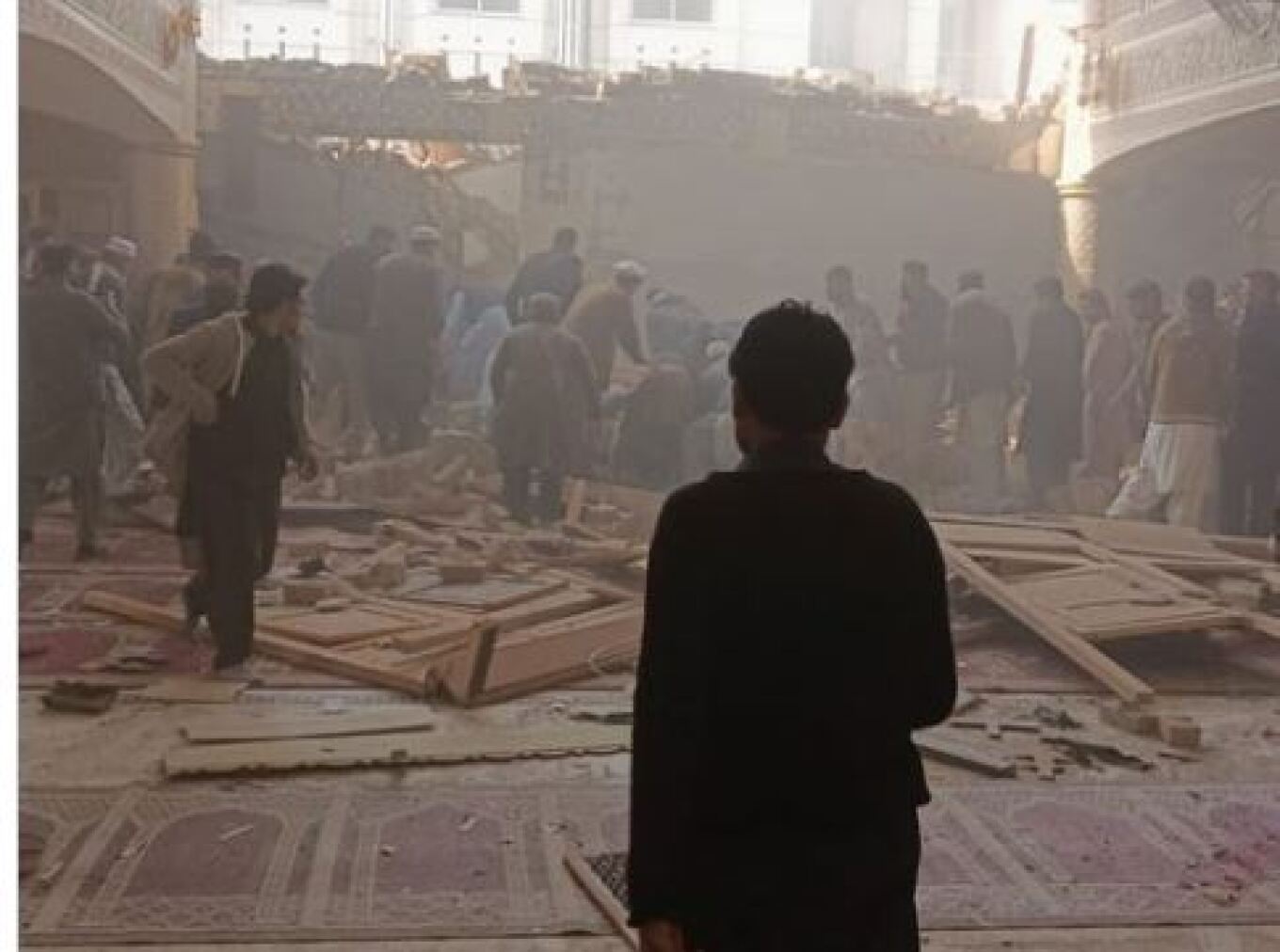 Πακιστάν: Έκρηξη «ισοπέδωσε» τζαμί στην Πεσαβάρ, πληροφορίες για 17 νεκρούς