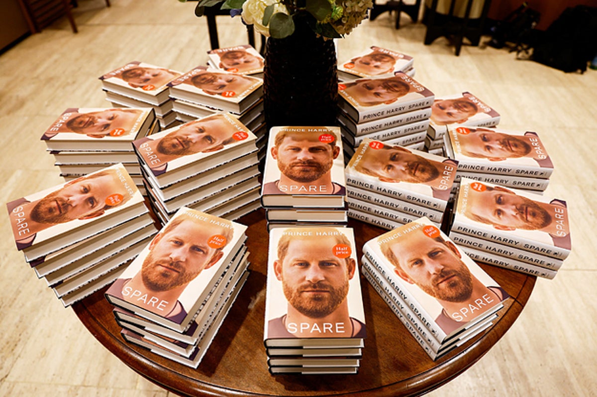 Πρίγκιπας Χάρι: Πούλησε 3,2 εκατ. αντίτυπα από το βιβλίο του σε μία εβδομάδα