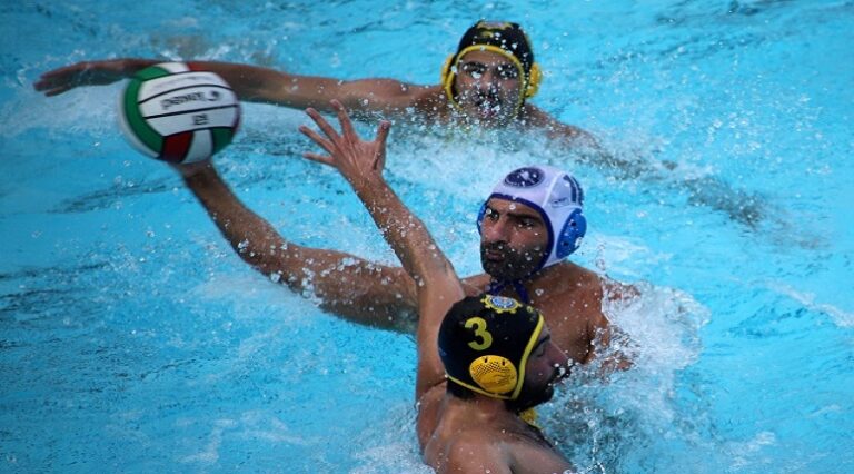 Υδατοσφαίριση: Προχώρησαν με νίκες οι πρωτοπόροι