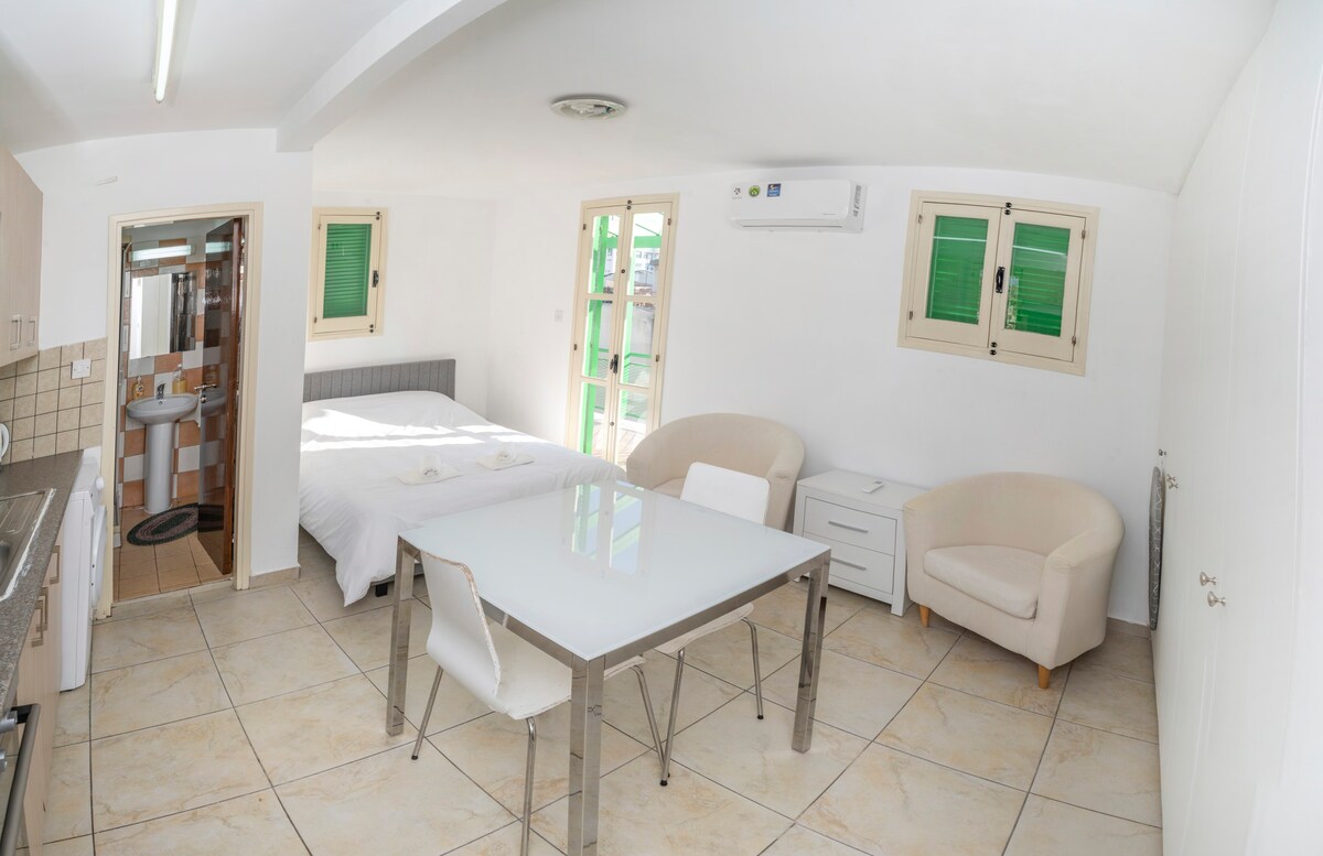 Συζητούν αλλαγές στον νόμο για τα Airbnb στην Επιτροπή Ενέργειας