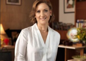 Φιλίππα Καρσερά : Ο συμβολισμός πίσω από την πρώτη εμφάνισή της ως “Πρώτη Κυρία”