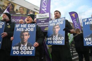 Μισό εκατομμύριο εργαζόμενοι απεργούν στη Βρετανία