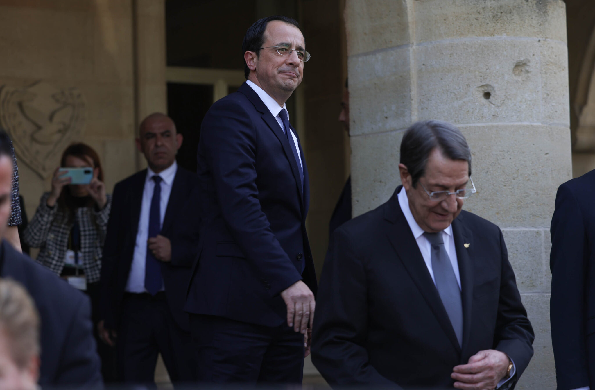 Εντάσεις, βέτο, συμβιβασμοί: Το θυελλώδες παρασκήνιο των επιλογών Χριστοδουλίδη