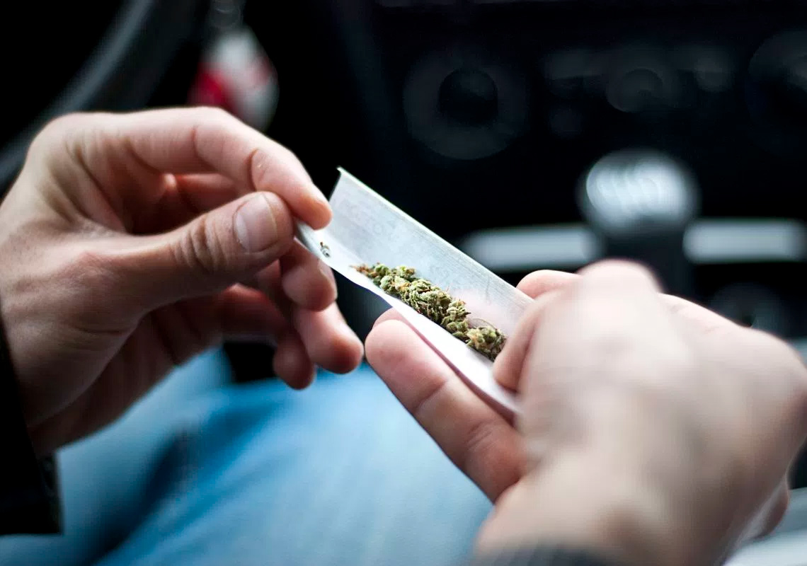 Στην φυλακή οδηγός υπό την επήρεια ναρκωτικών, χωρίς ασφάλεια και άδεια οδήγησης