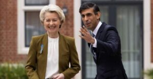 Σε συμφωνία για τη Βόρεια Ιρλανδία κατέληξαν ΕΕ και Ηνωμένο Βασίλειο