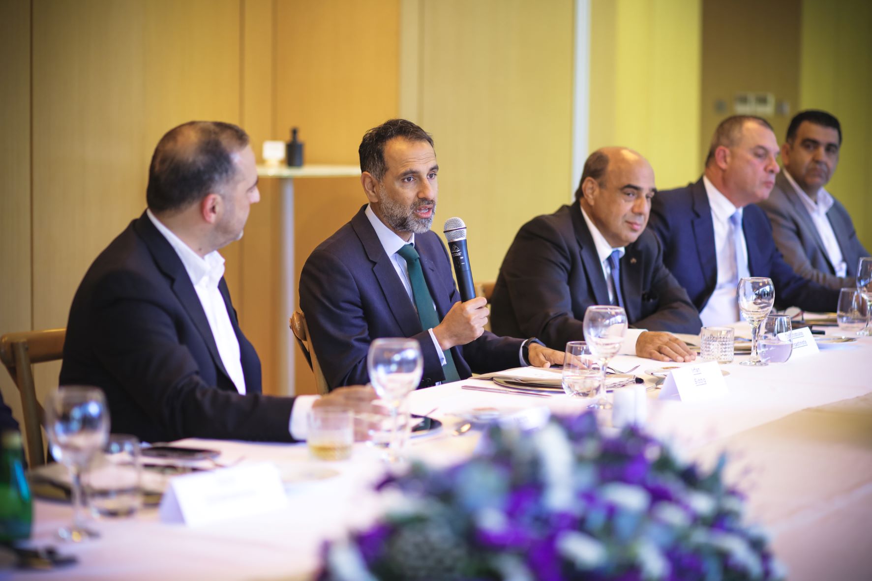 Consulco: Πολιτικές και οικονομικές εξελίξεις στο επίκεντρο γεύματος