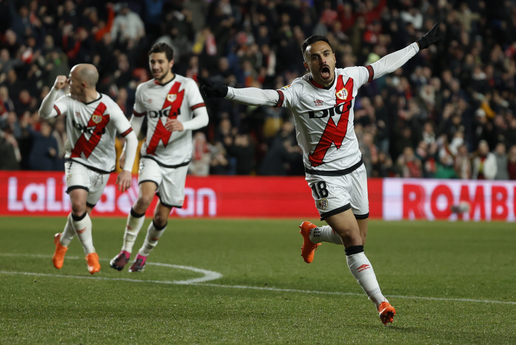 Σε απόσταση βολής από την Ατλέτικο η Ράγιο Βαγιεκάνο