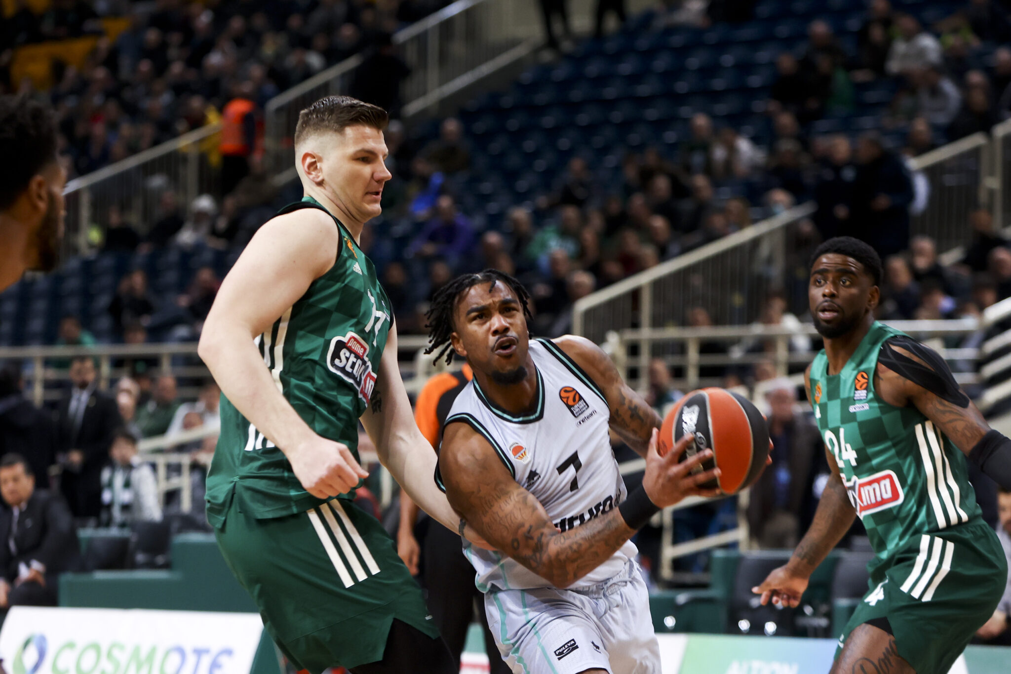 Ο Τζόουνς λύγισε στο μηδέν τον λαβωμένο Παναθηναϊκό