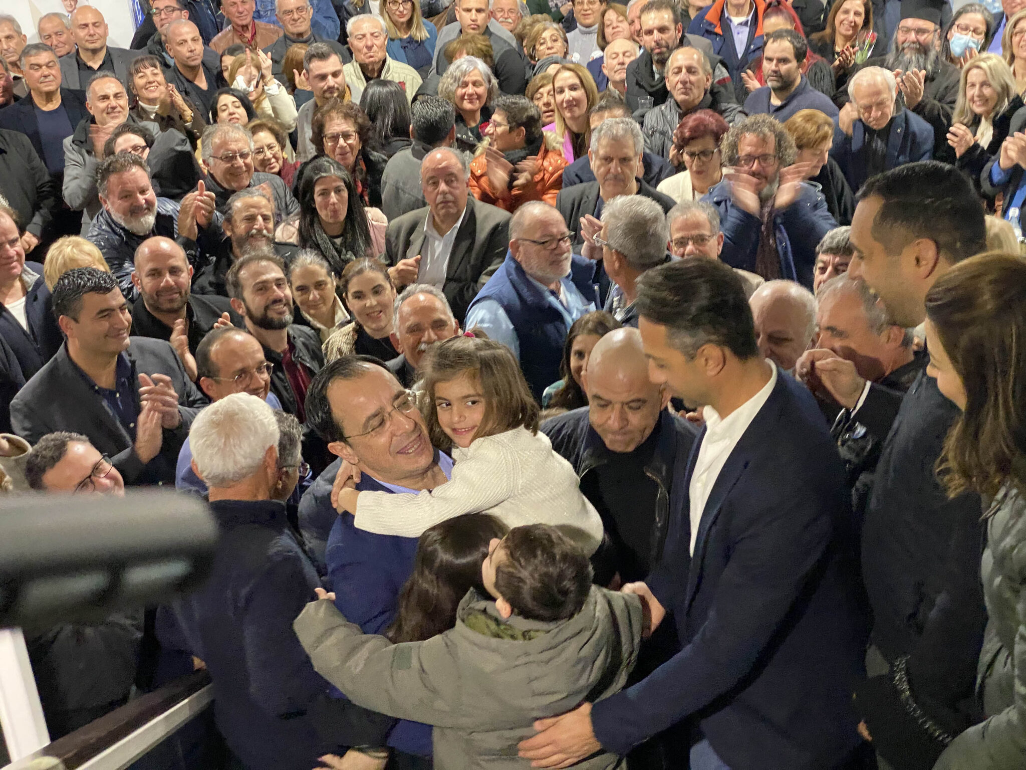 Υπουργούς από όλες τις επαρχίες ανακοίνωσε στους εθελοντές ο Χριστοδουλίδης