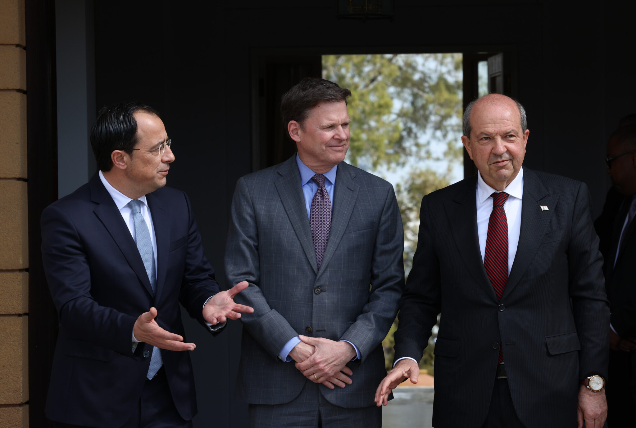 Χριστοδουλίδης-Τατάρ: Πρεμιέρα με μάχη κόκκινων γραμμών