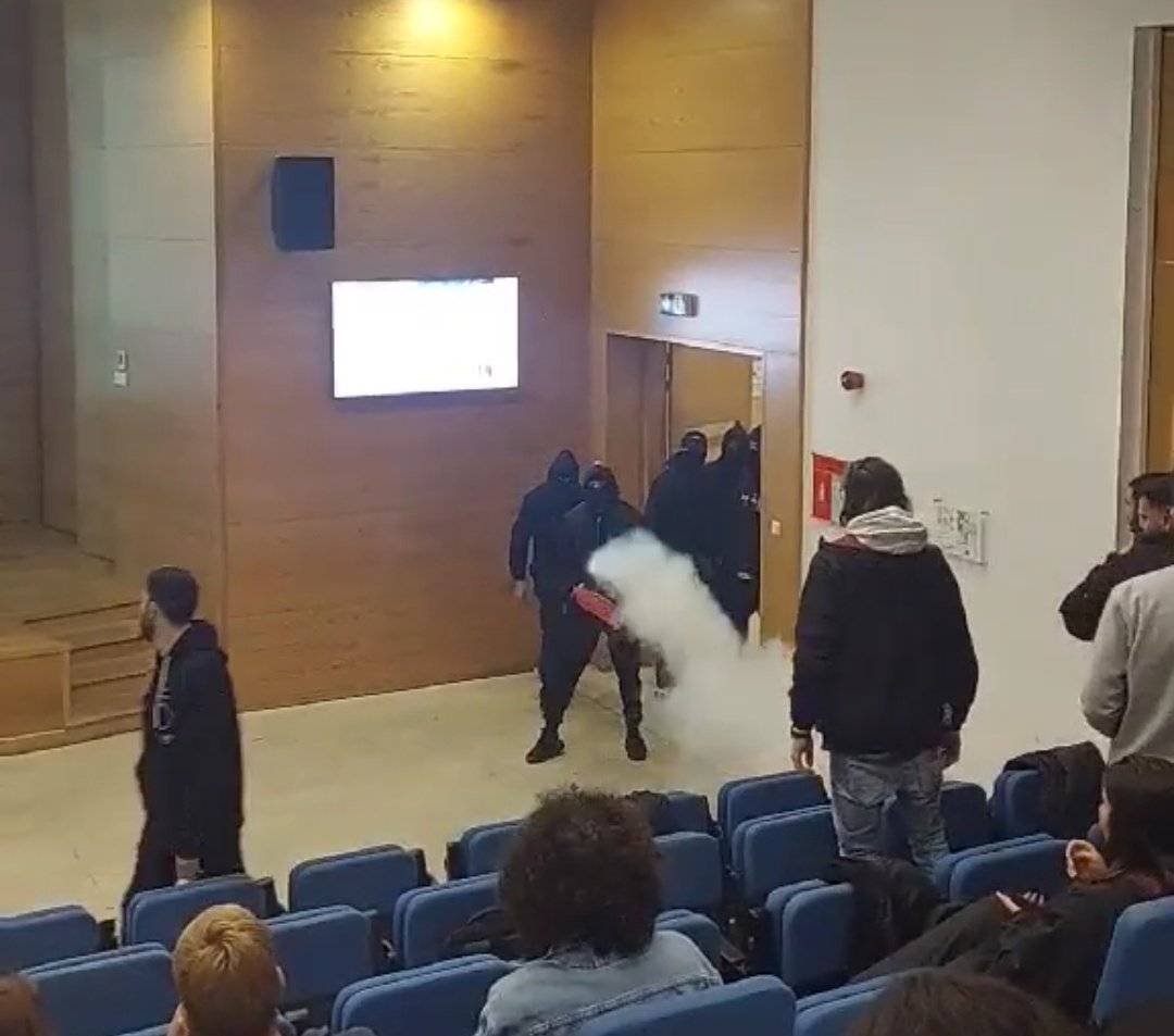 Καθολική καταδίκη από Πολιτεία και κοινωνία για την ομοφοβική επίθεση στο ΤΕΠΑΚ