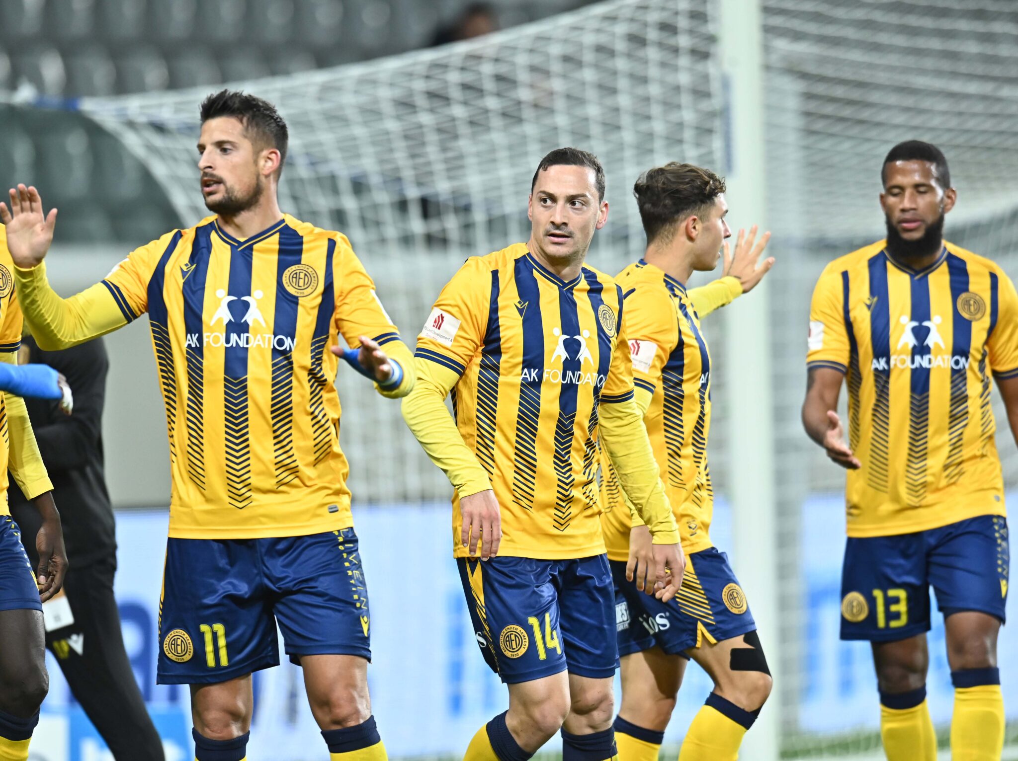 Ολοκληρώνει και βλέπει βήμα πρόκρισης η ΑΕΛ