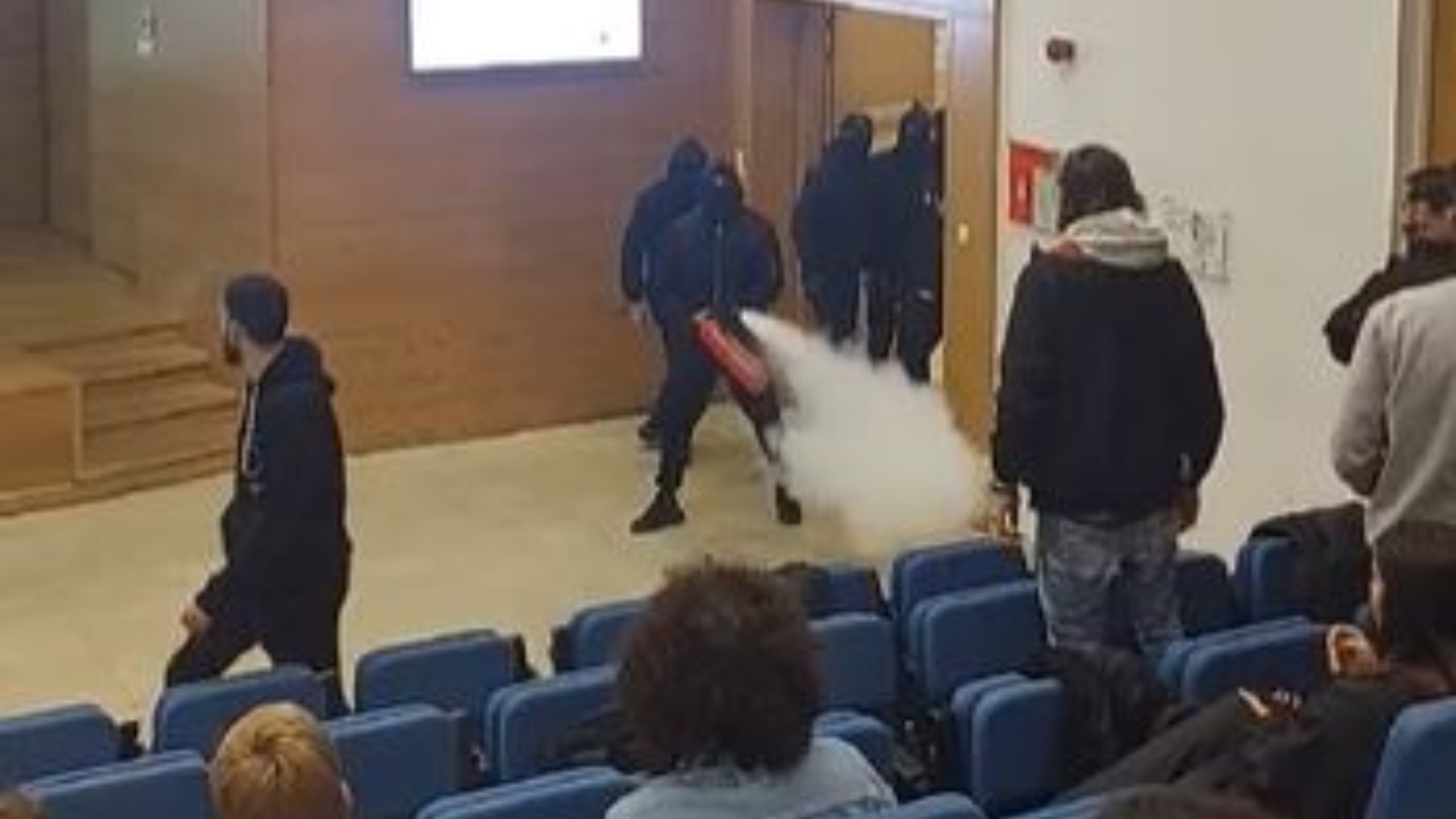 Ευθύνη όλων η αντίδραση στην ομοφοβία, λέει η Επιτροπή Ισότητας ΤΕΠΑΚ