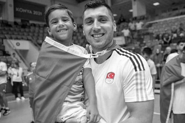 Νεκρός ο αρχηγός της εθνικής χάντμπολ της Τουρκίας, μαζί με τον 5χρόνο γιο του