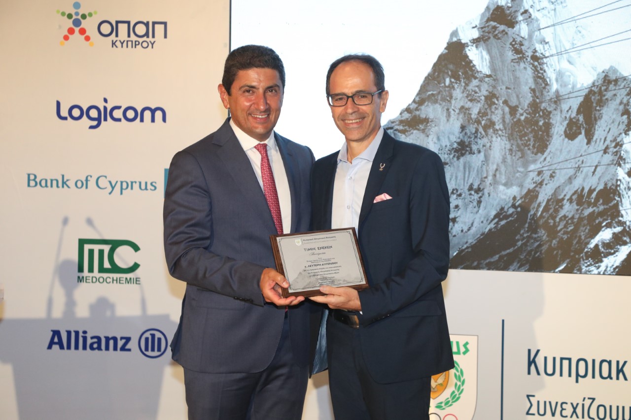 ΚΟΕ : Συγχαρητήρια στον Λευτέρη Αυγενάκη για την εκλογή του