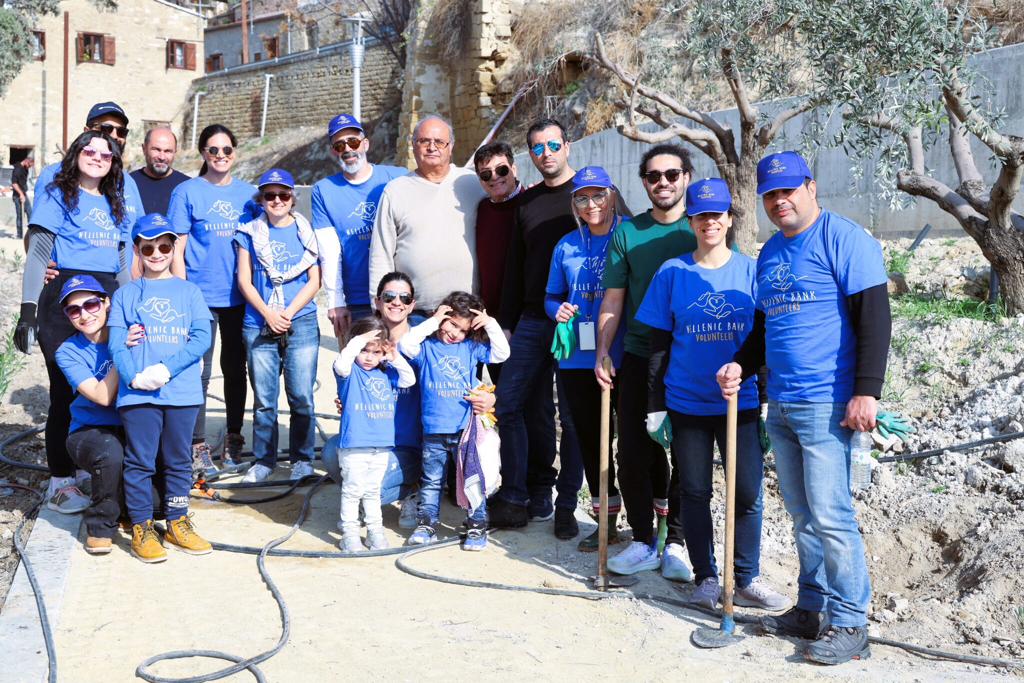 Δενδροφύτευση στην Τόχνη από την Ομάδα Εθελοντών της Ελληνικής Τράπεζας