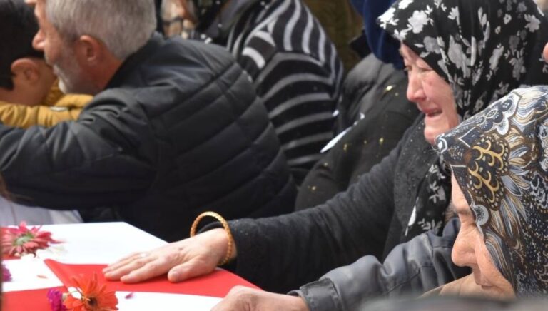 Τ/κ θύματα του σεισμού: Εξακολουθεί να αγνοείται ένας μαθητής