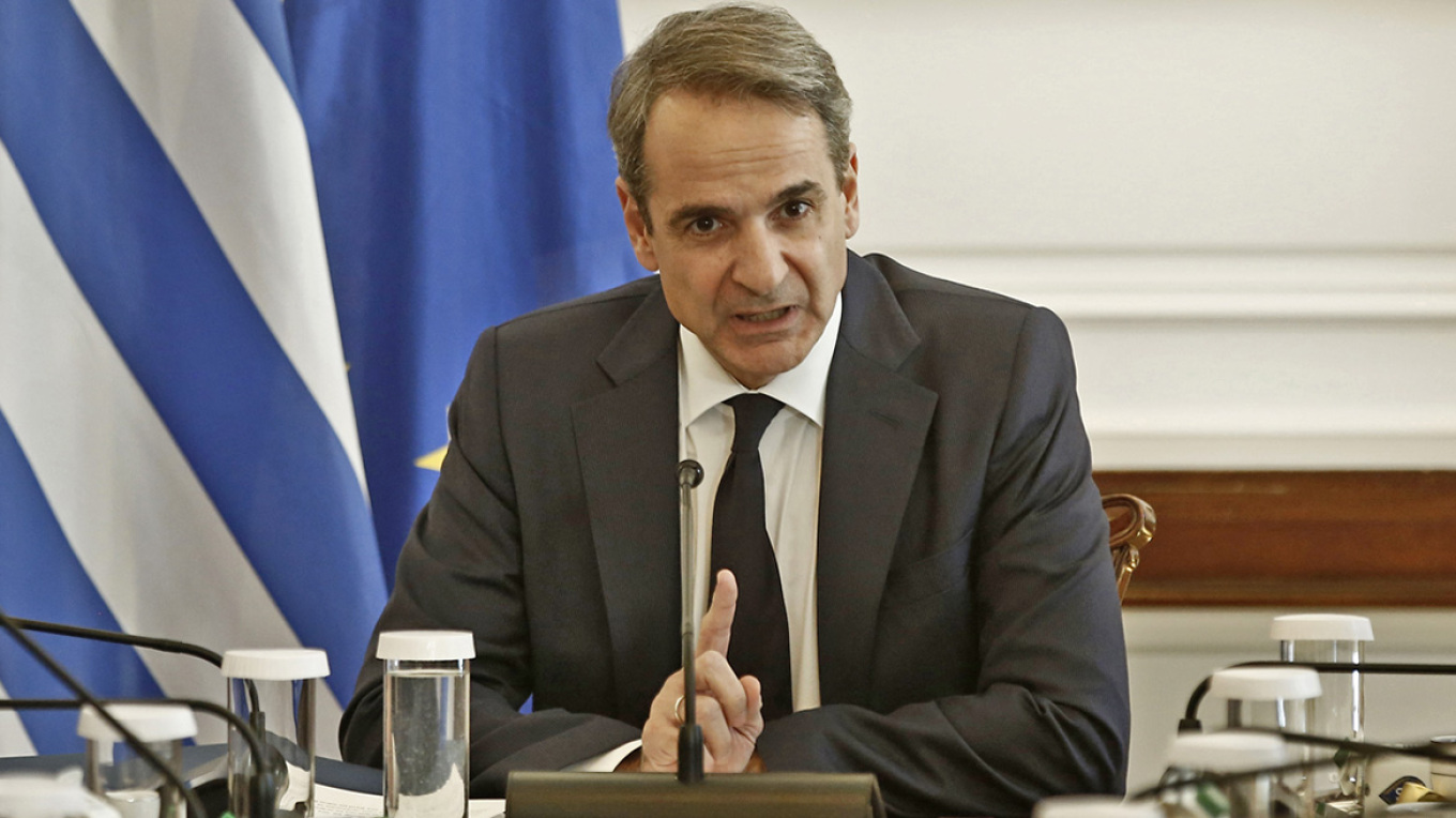 Ο ΣΥΡΙΖΑ απέχει από τη Βουλή και προσχωρεί στον λαϊκισμό και τα ψέματα