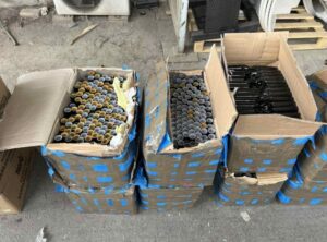 ΦΩΤΟ: Έτσι οδηγήθηκαν οι Αρχές στον εντοπισμό και την κατάσχεση 303.000 κροτίδων