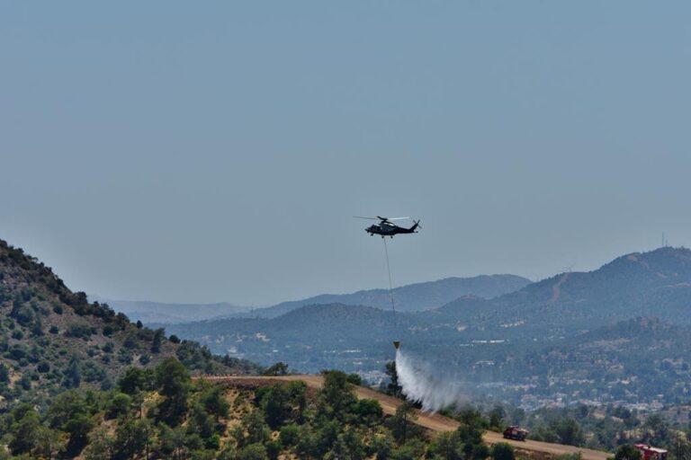 SOS για πυροσβεστικά ελικόπτερα: «Αν πετάξουν ξανά, κινδυνεύουμε με νέα Ήλιος»