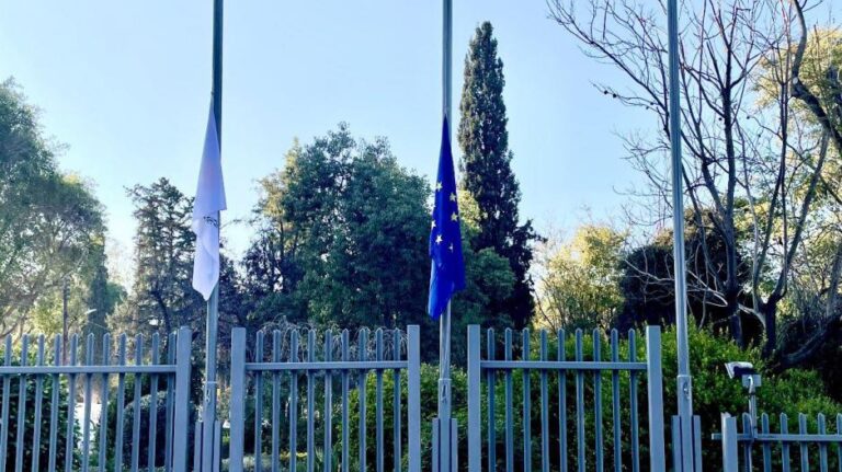 Οδύνη για την τραγωδία στα Τέμπη εκφράζει σύσσωμος ο πολιτικός κόσμος