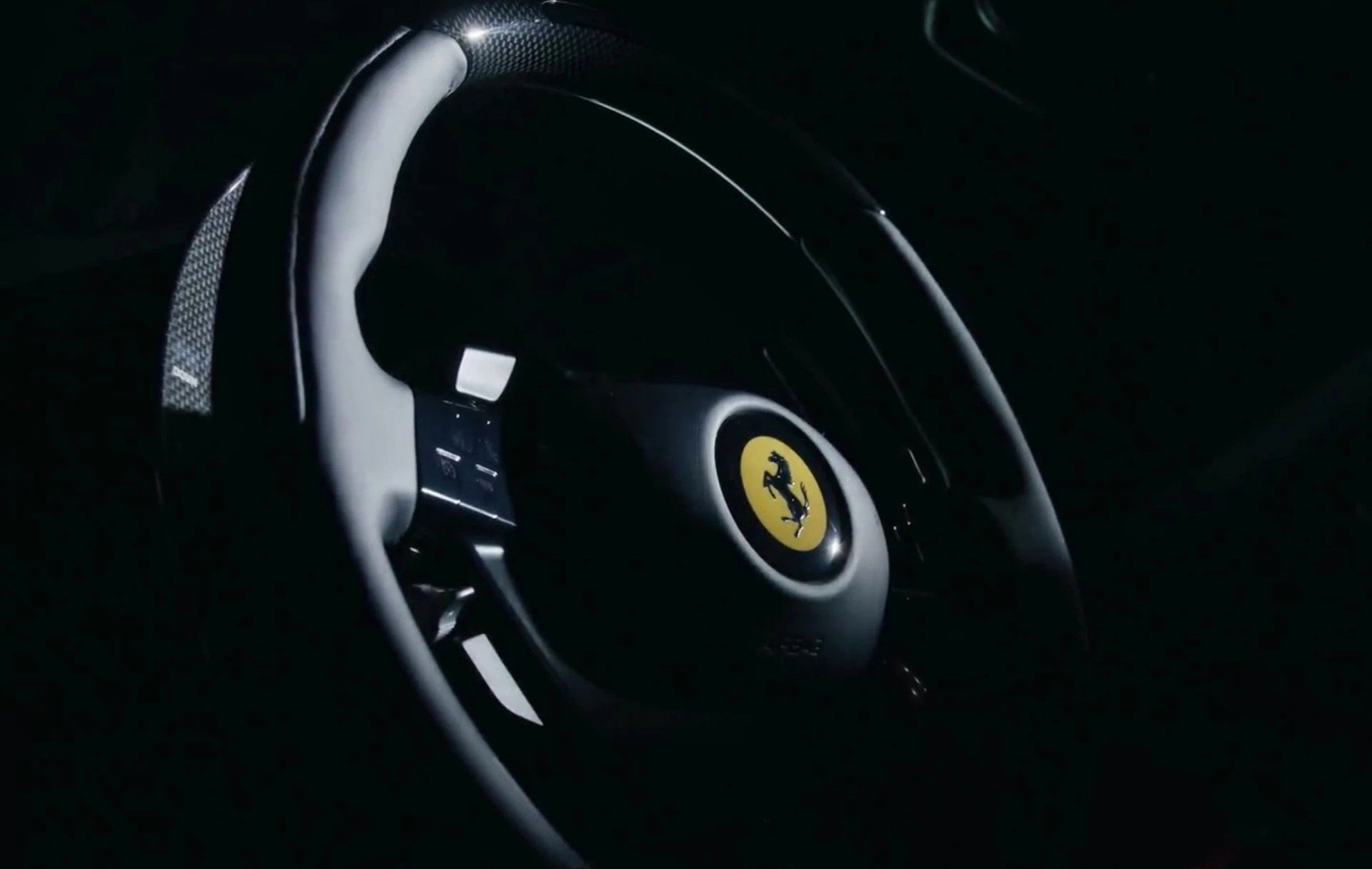 Το μυστηριώδες τιμόνι ενός νέου μοντέλου της Ferrari
